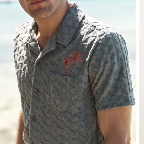 Marine Layer Textured Terry Resort Short Sleeve Shirt - Picture 4 of 6